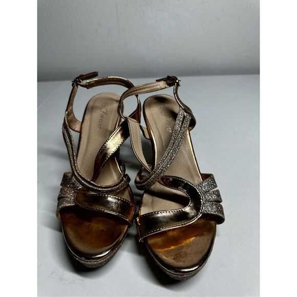 Forever Gold Rose Wedge Sandals Shoes Size 9 - Picture 3 of 11